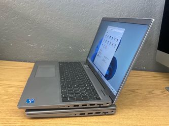 Dell Latitude 5520 15" i5-1145G7, 256 GB NVMe SSD 16 GB RAM Win 11 Pro