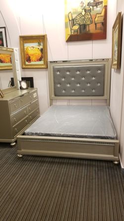 Queen size bed dresser Mirror