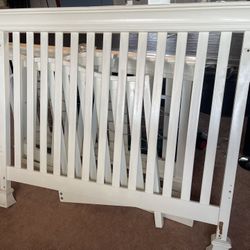 Hardly Used White Crib with 2 Mattresses