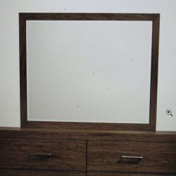 Mirror -- Dresser Mirror