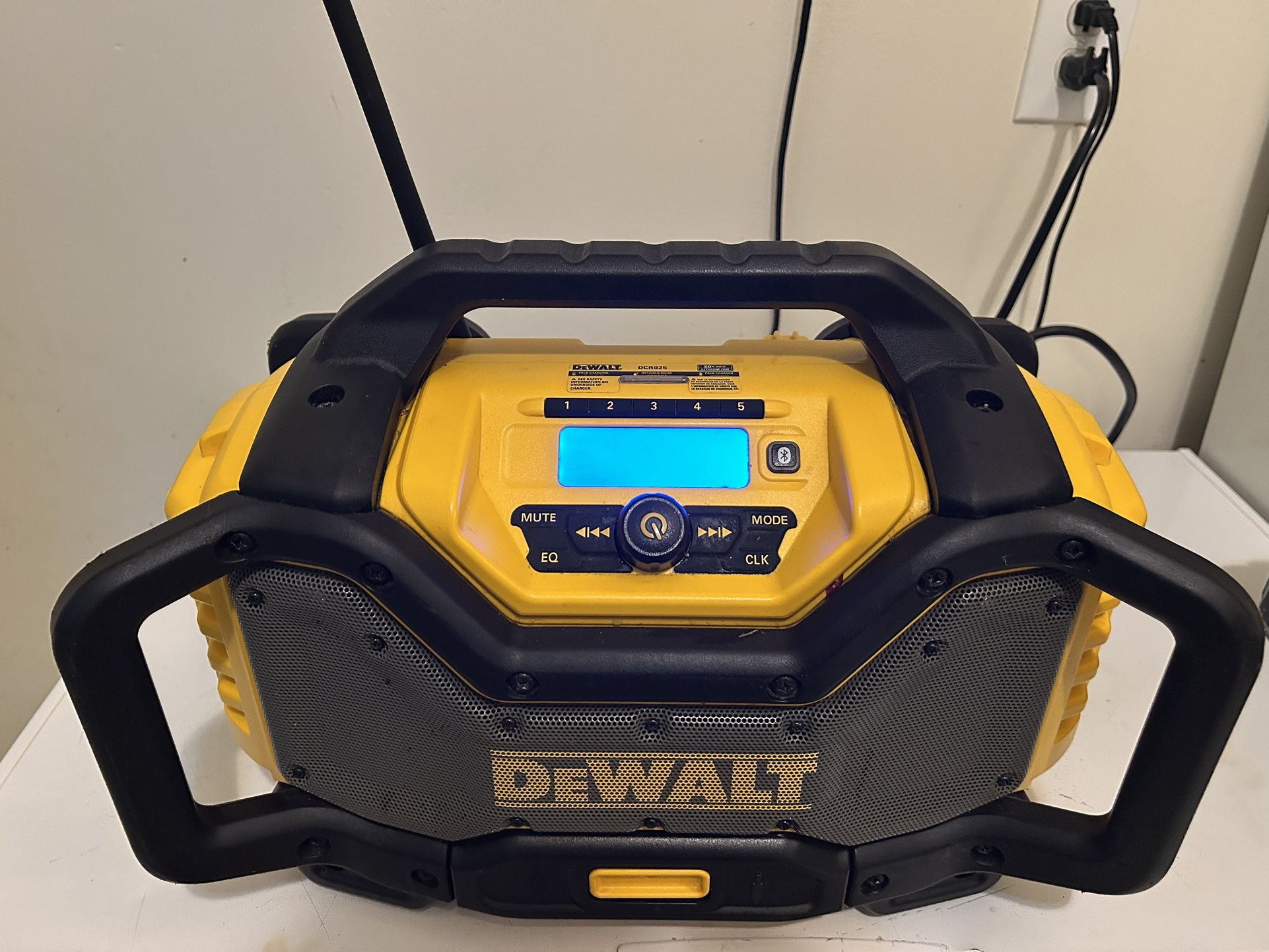 Dewalt Dcr025 Radio