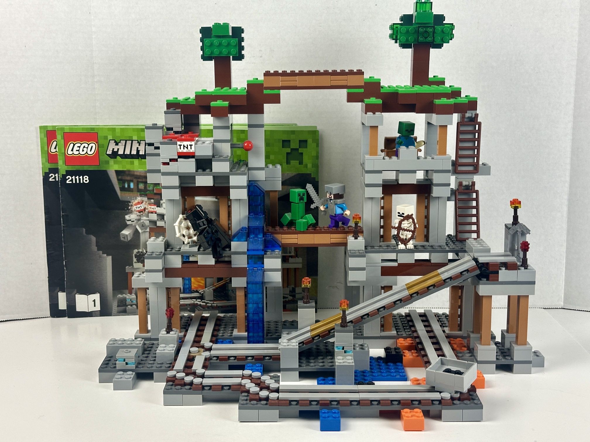 LEGO Minecraft The Mine