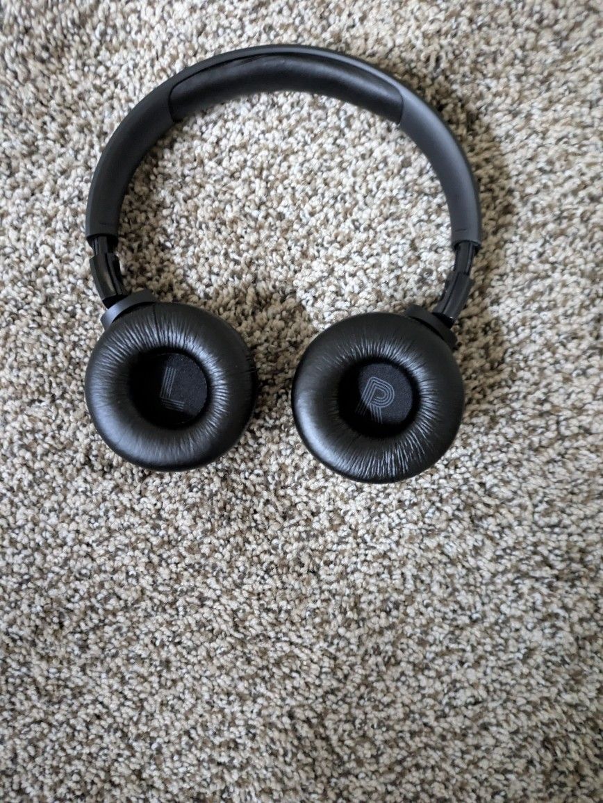 JBL Tune 520BT Headphones 
