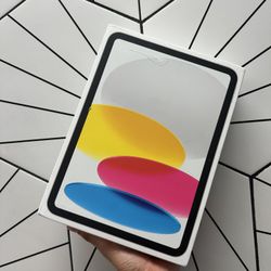 iPad 10th Gen 256GB Silver With Apple Care For A Full Year