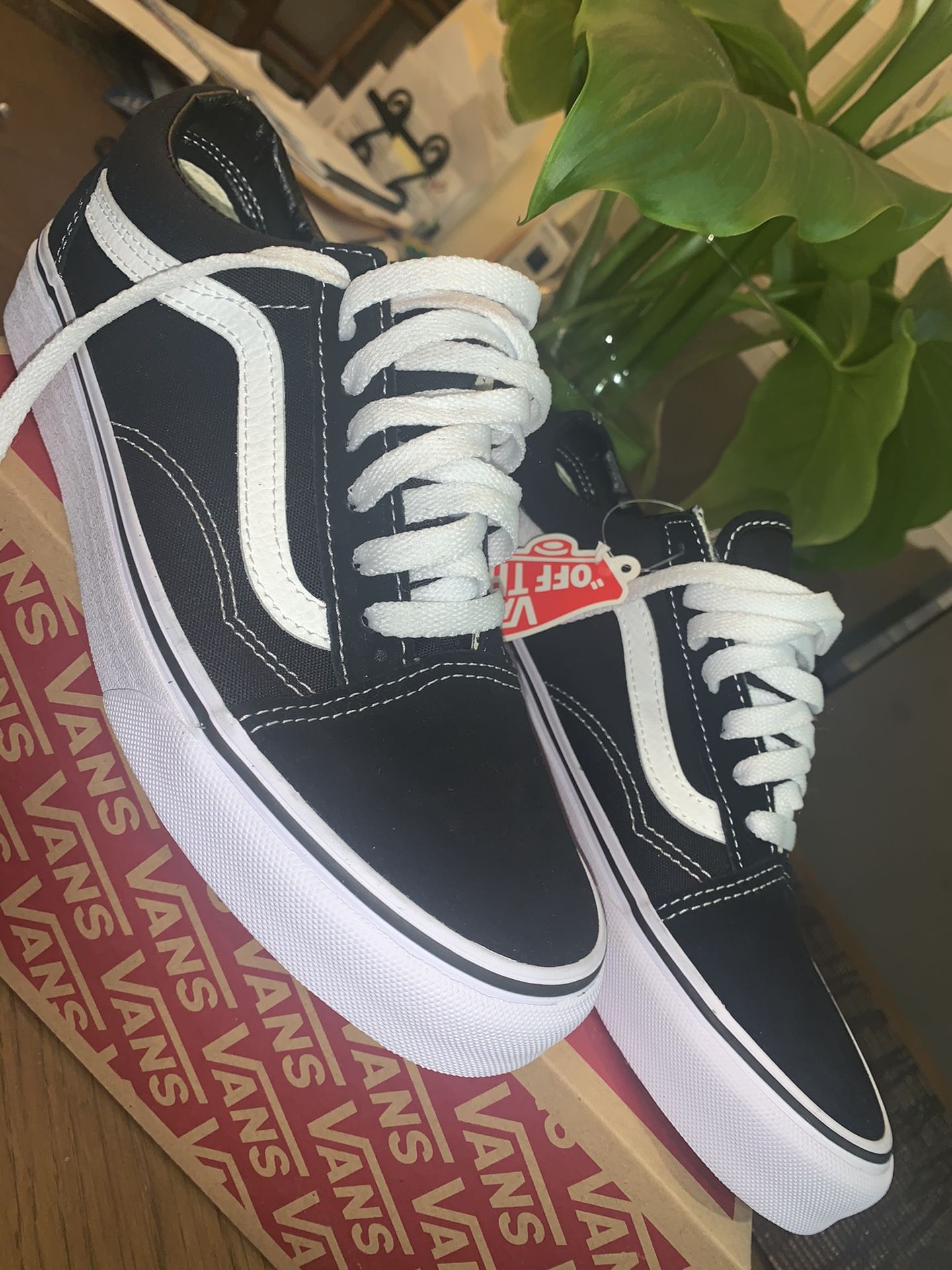 Vans Size 6 Men’s, 7.5 Women’s