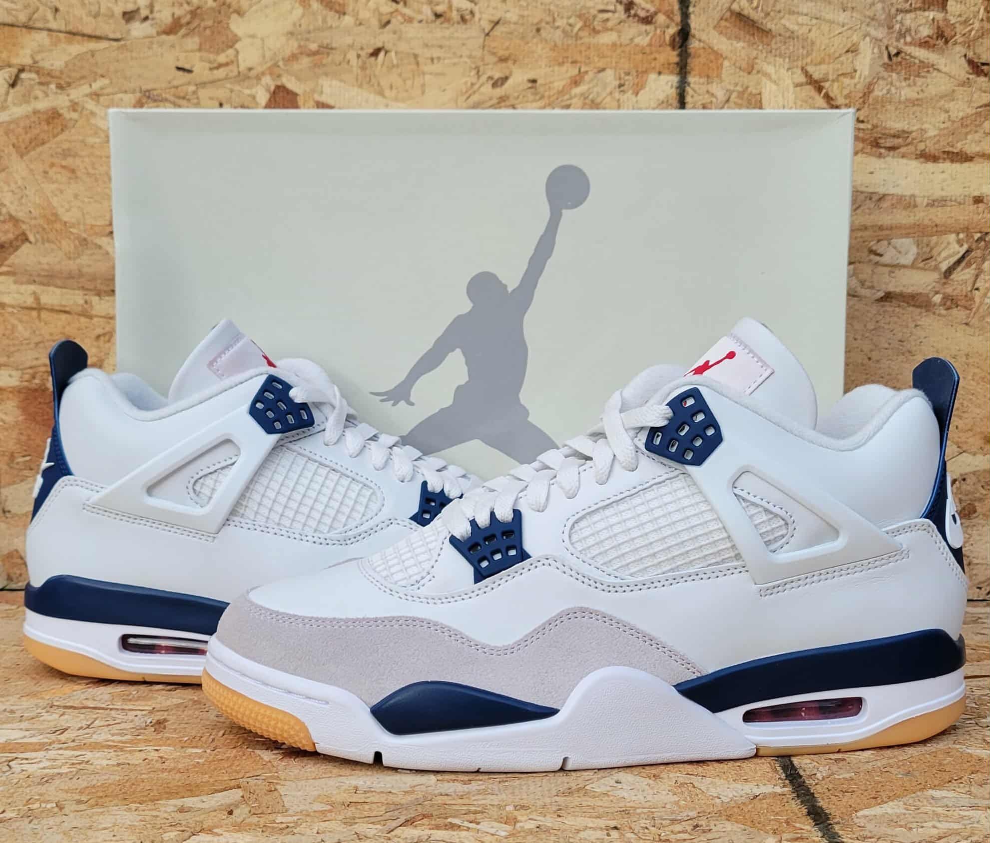 Air Jordan Retro 4 X Nike SB (Navy Blue)