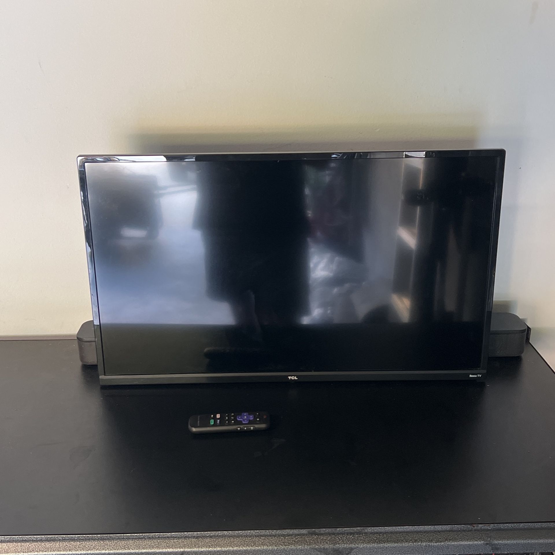 TCL ROKU 32s335 32” TV