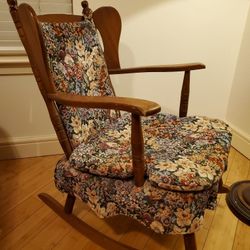 Antique Colonial Small Rocking Chair in Walnut Wood