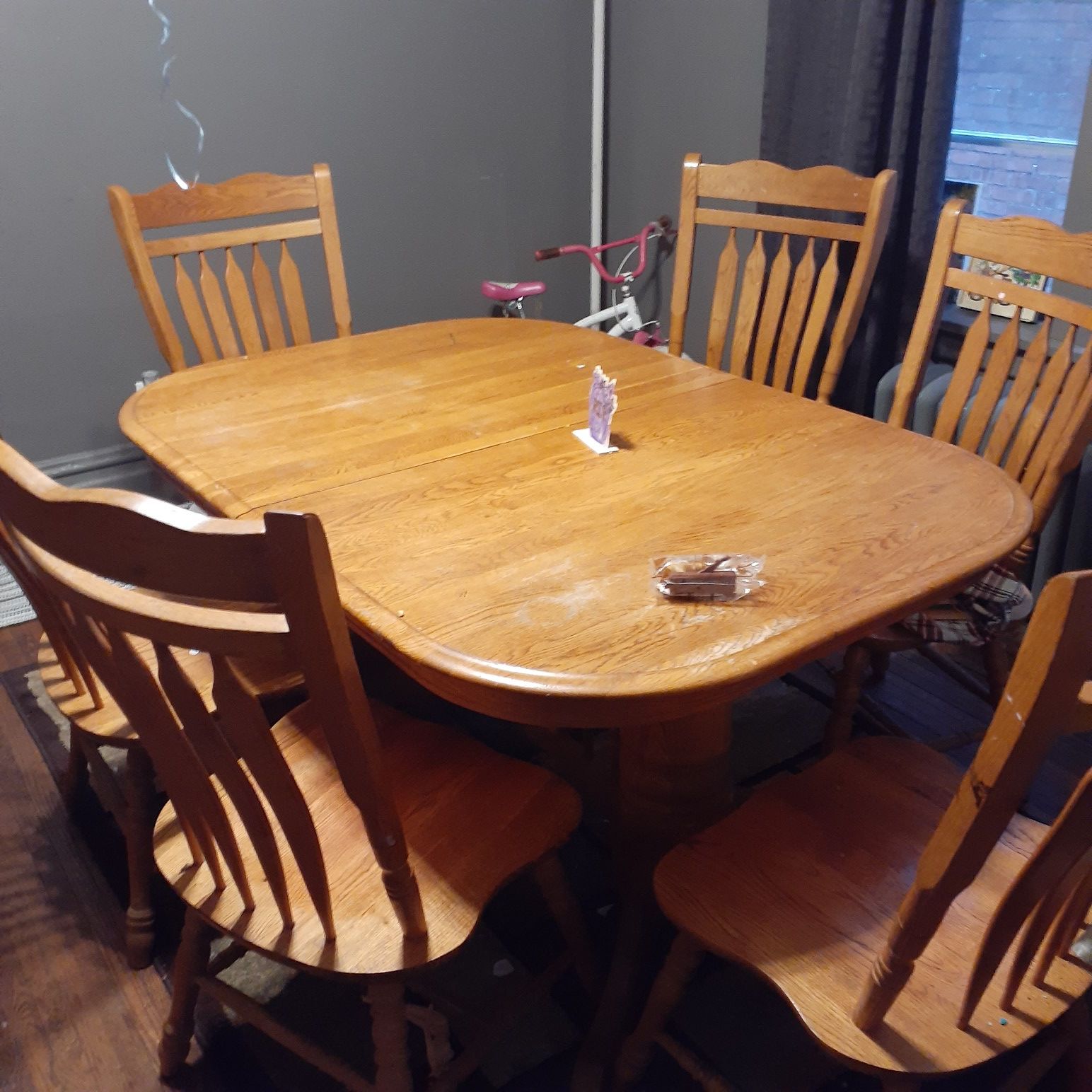 Dinning room table 6 chairs