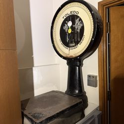 Vintage Toledo "No Springs Honest Weight" Industrial Scale Platform 1(contact info removed)