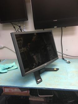 Acer 19" widescreen LCD monitor like new no scratches