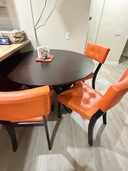 Table and chairs for sale