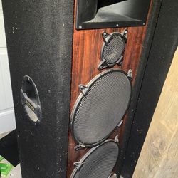 1 Studio Speaker 4ft Tall