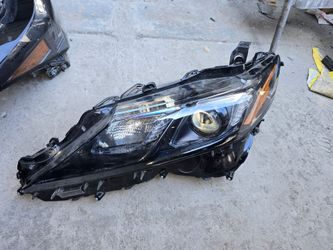 2018 thru 2022 Toyota Camry left headlight
