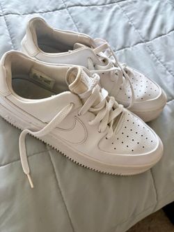Nike Air Force 1 White Low-Top Sneakers size 7