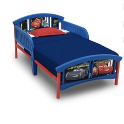 Toddler bed with mattress