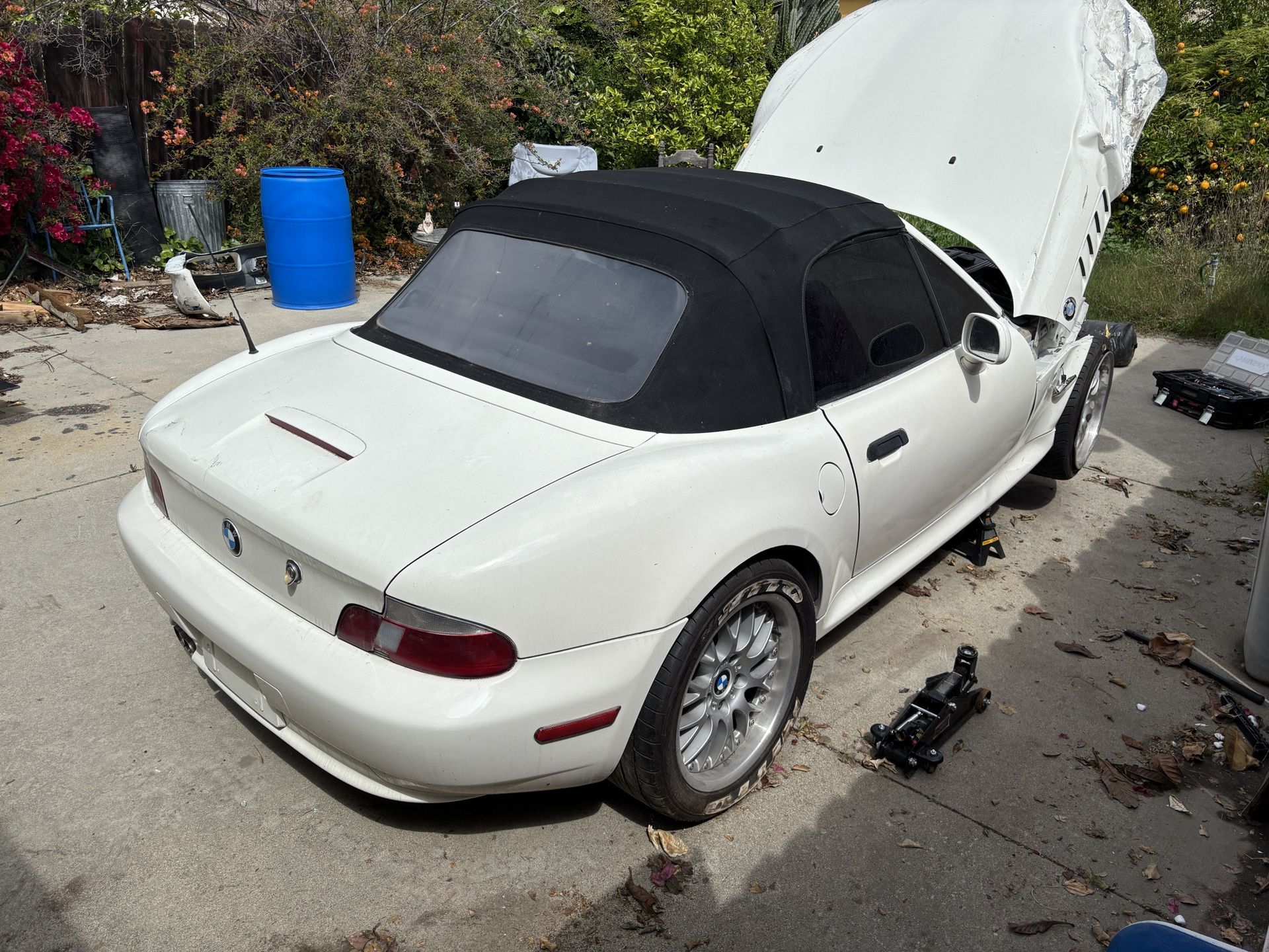 2001 BMW Z3 2.5i Parts car LSD, AC, Coilovers, Suspension READ