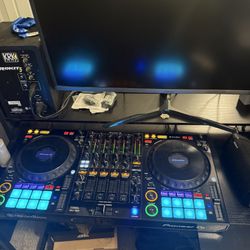 DJ Set Up