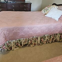ANTIQUE TWIN BED
