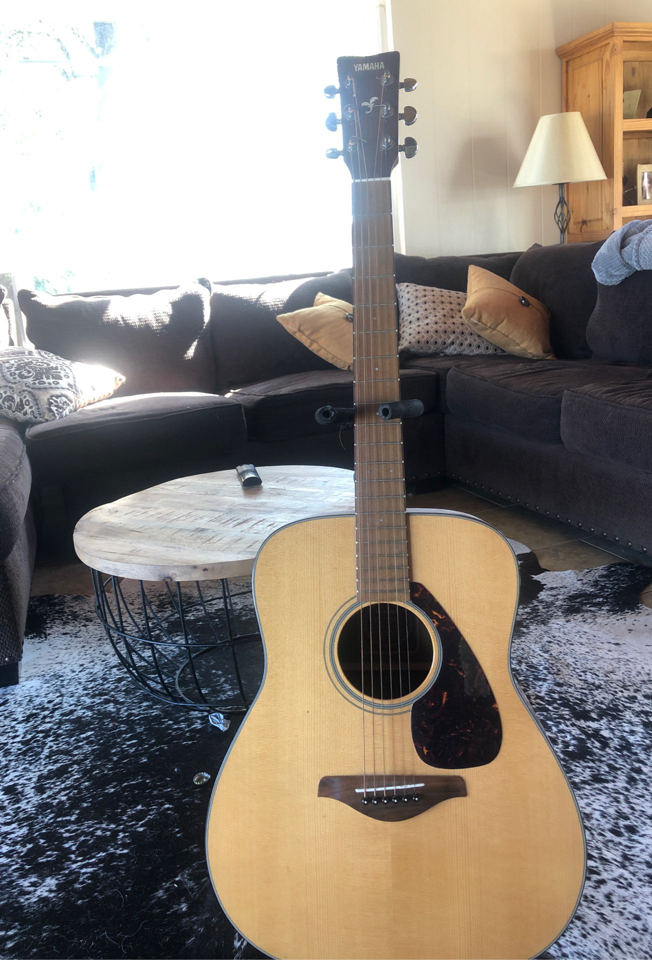 Guitar + Stand Great Condition