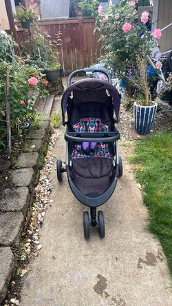 Baby Trend Stroller,easy to Folding.