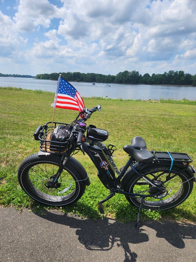 Magicycle 26"fat tire Ebike 28mph Lots of upgrades