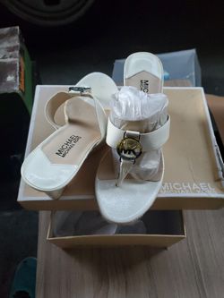 Michael KORS Ladies Wedge Size 6.5