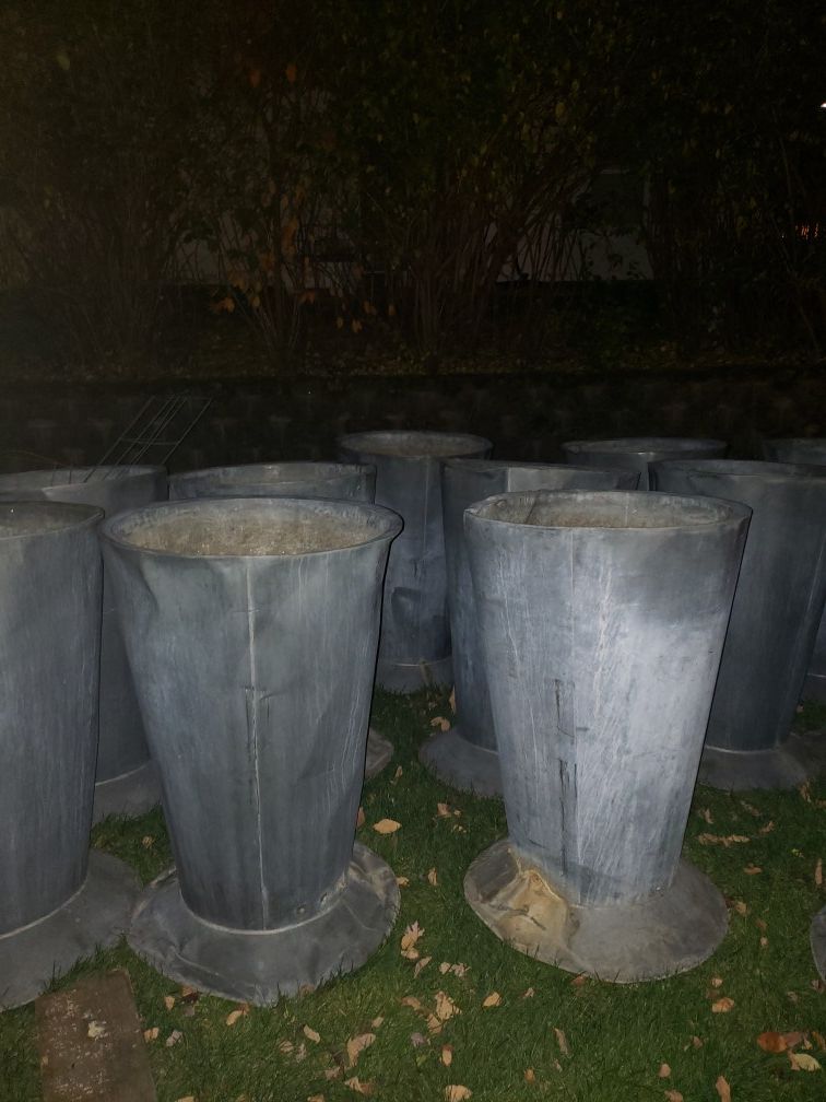 COMMERCIAL LARGE FLOWER POT PLANTERS