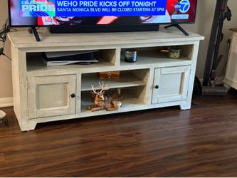 TV stand 5ft Long