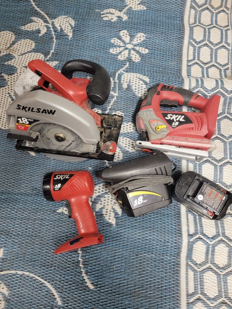 Skilsaw,reciprocating Saw And Light