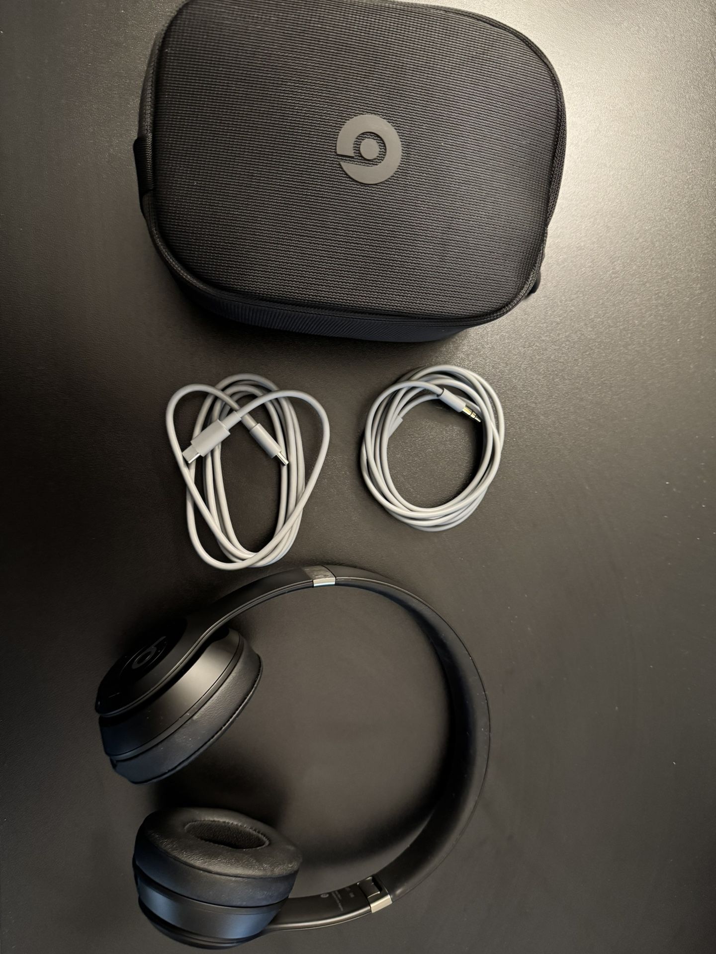 Beats Solo 4 Headset. Wireless. Bluetooth.