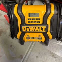 Dewalt Power Bank Jump Start And Compressor 