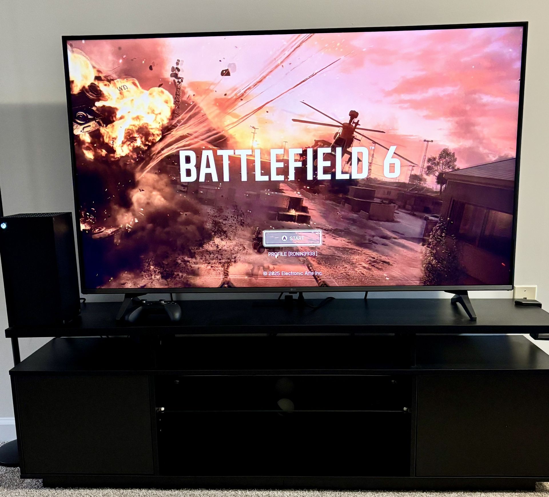 Xbox Series X Gaming Bundle! 34 games including Battlefield 6 and Xbox Elite Series 2 controller.