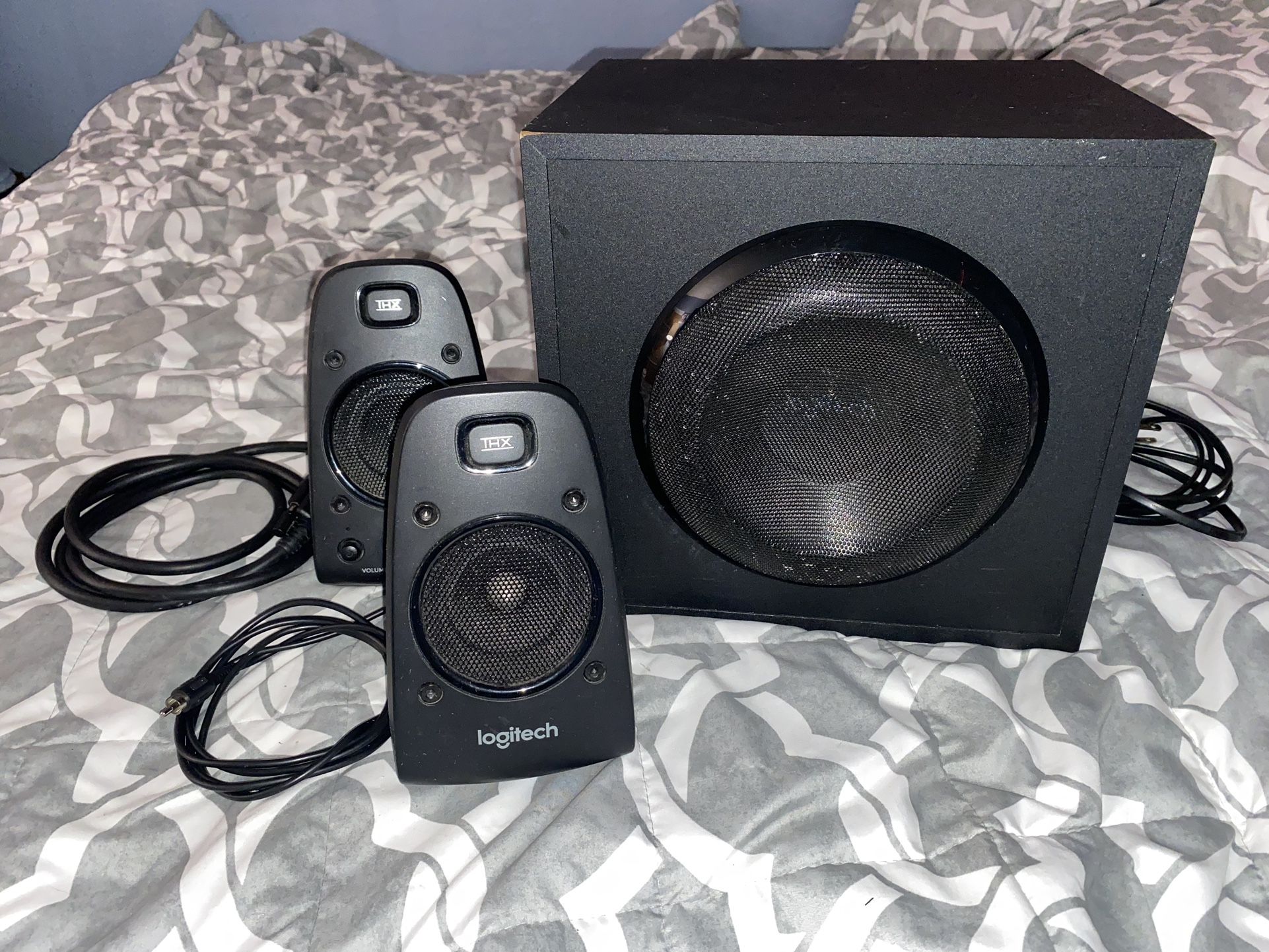 Logitech Z625 Speaker System With Sub