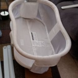 HALO  BABY  BASSINET 