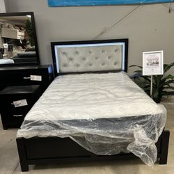 4 Pcs Bedroom Set Bedframe Dresser Mirror Nightstand 