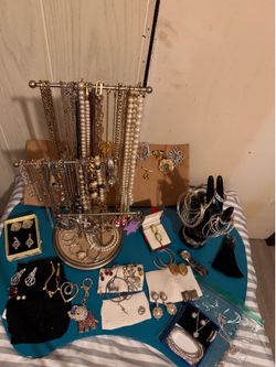 Costume jewelry lot