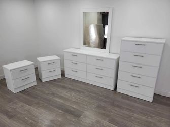 Dresser Whit Mirror , Chest And 2 Nightstands  - Cómoda Con Espejo.  Gavetero Y 2 Mesitas De Noche