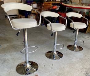 High chair/Bar stools 3