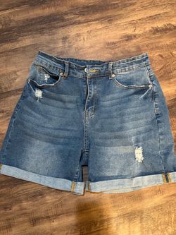 Women’s shorts size large