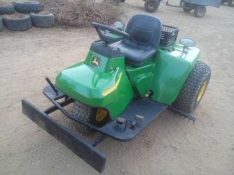 John Deere 1200A Bunker
