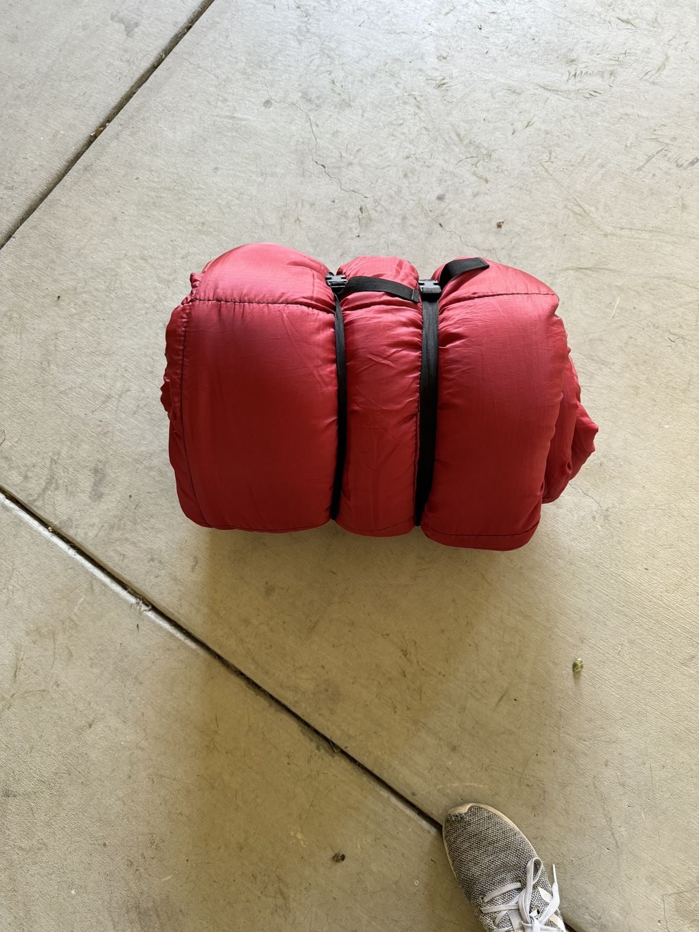 Wenger Red Sleeping Bag With Detachable Pillow