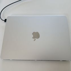 Macbook Air 13” M2 - - 2TB - Silver - Max Config +apple Care 2026