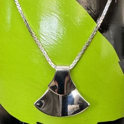 Designer 24” Long 1/8” Square Silver Tone Monet Chain with Napier 1 3/4”x 1 3/4” Pendant, Excellent Condition