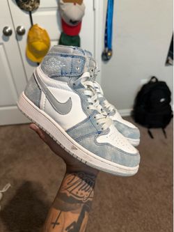 Jordan 1 hyper royal smoke grey