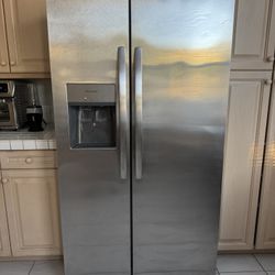 Frigidaire Refrigerator 