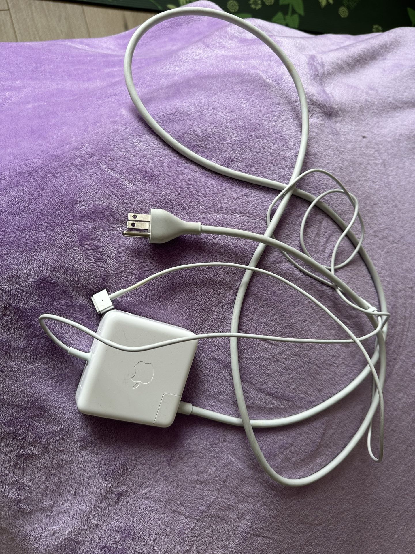 Charger For Mac Book Pro