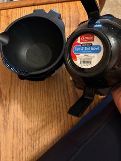 Annie Non-Slip Dye & Tint Bowl with Scraper