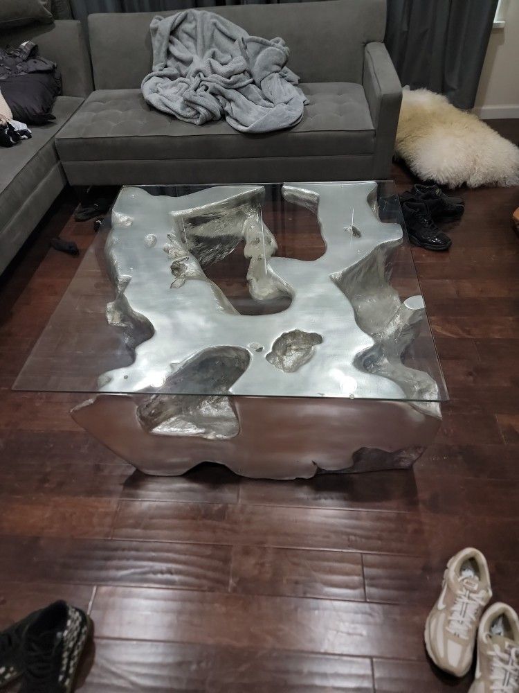 Z Gallery End Table And Living Room Table