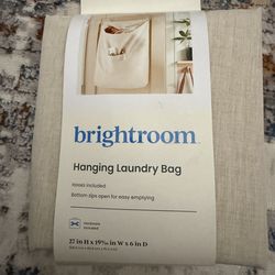 Hanging laundry bag
